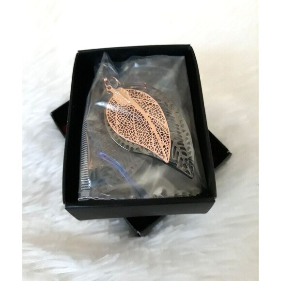 AVON DOUBLE LEAF EARRINGS "ROSE GOLDTONE & HERMATITE COLOR" (VERY RARE) ~ NEW!!! - Picture 3 of 6